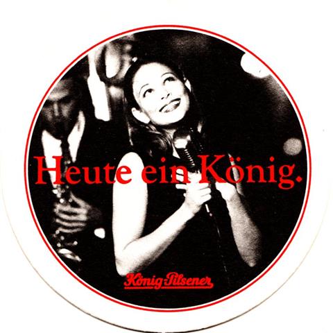 duisburg du-nw könig heute es 1a (rund215-frau mit mikrofon-schwarzrot)